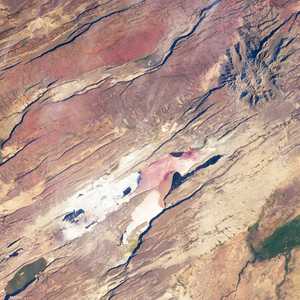 كشفت الأقمار الاصطناعية وجود تصدع في الصحراء الإثيوبية