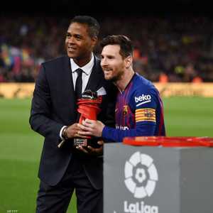 كلايفرت مع نجم الفريق ليونيل ميسي