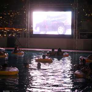 وجد اللبنانيون طرقا مبتكرة لمشاهدة الأفلام خلال العزل العام