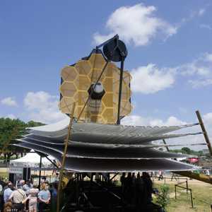 نموذج لتلسكوب جيمس ويب الذي سيخلف تلسكوب هابل