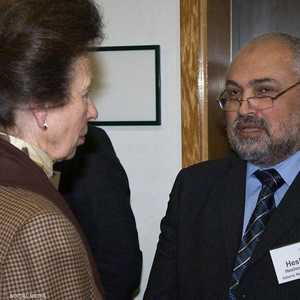 حشمت تولى عددا من المهام في المنظمة