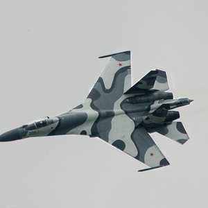 مقاتلة حربية روسية من طراز سوخوي- 27