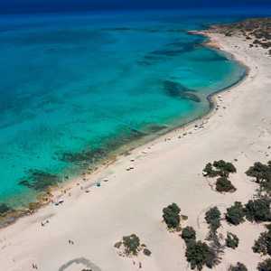 شواطئ كريت اليونانية لم تزدحم مثل السابق