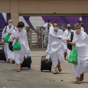 حجاج بيت الله الحرام يتوافدون إلى مقارّ سكنهم في مشعر منى