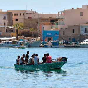 جزيرة "لامبيدوسا" تعد مقصد المهاجرين غير الشرعيين في إيطاليا