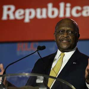 كين عُرف بمعارضته لاتداء الكمامة للوقاية من فيروس كورونا.