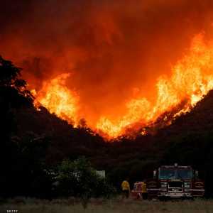 أظهرت صور أعمدة كثيفة من الدخان تملأ الأجواء فوق المنطقة