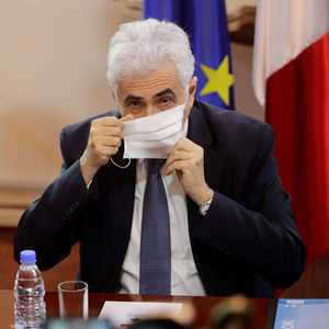 عزا ناصيف حتي سبب استقالته للأوضاع التي يمر بها لبنان