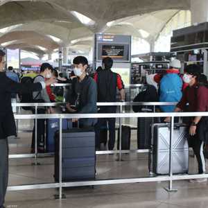 علقت السلطات في 17 مارس الماضي الرحلات الدولية