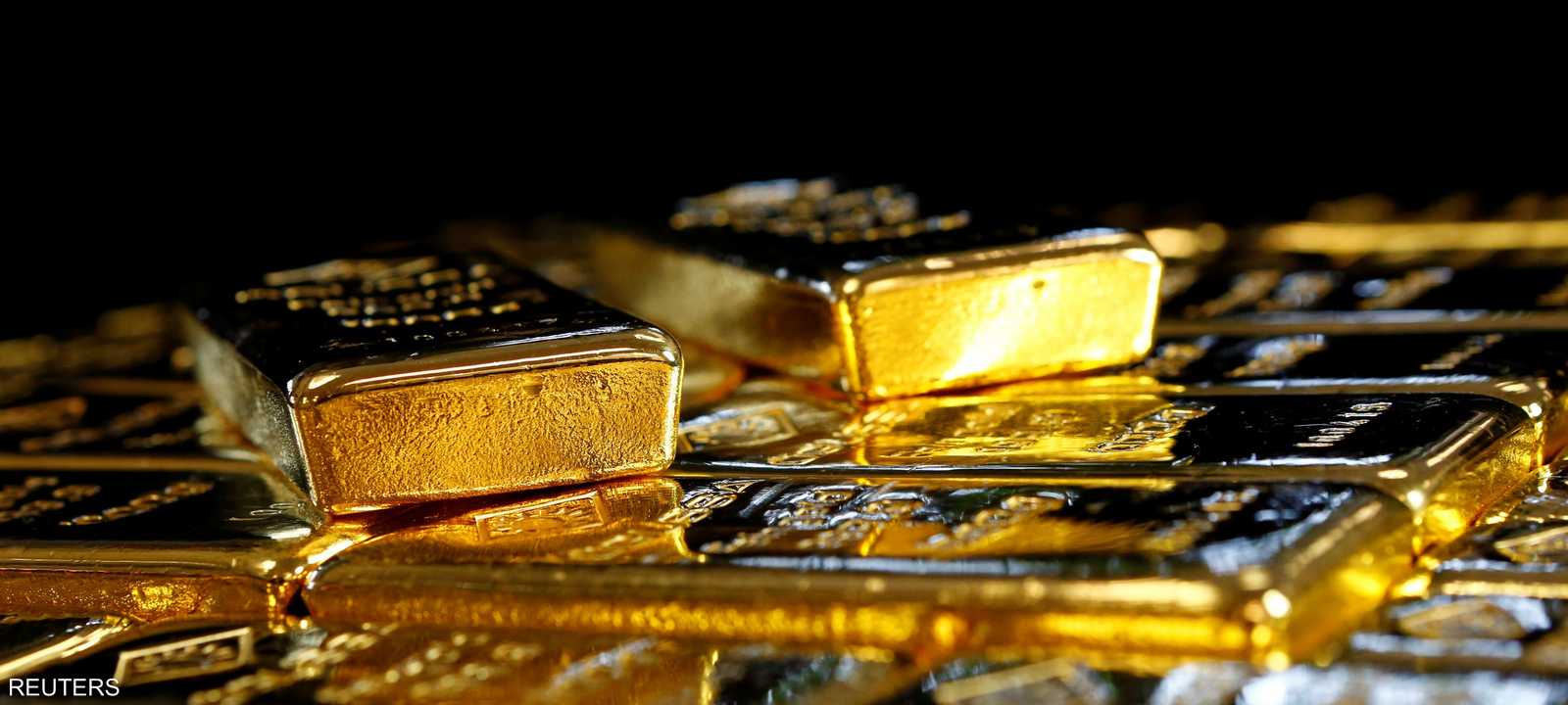 هبطت أسعار الذهب أكثر من 5 بالمئة