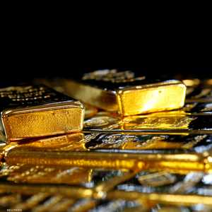 هبطت أسعار الذهب أكثر من 5 بالمئة