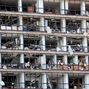 واجهة أحد المباني وقد تدمرت بالكامل بفعل انفجار بيروت.