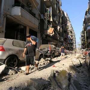 قال محافظ  بيروت إن نحو نصف منازلتها تضررت من جراء انفجار