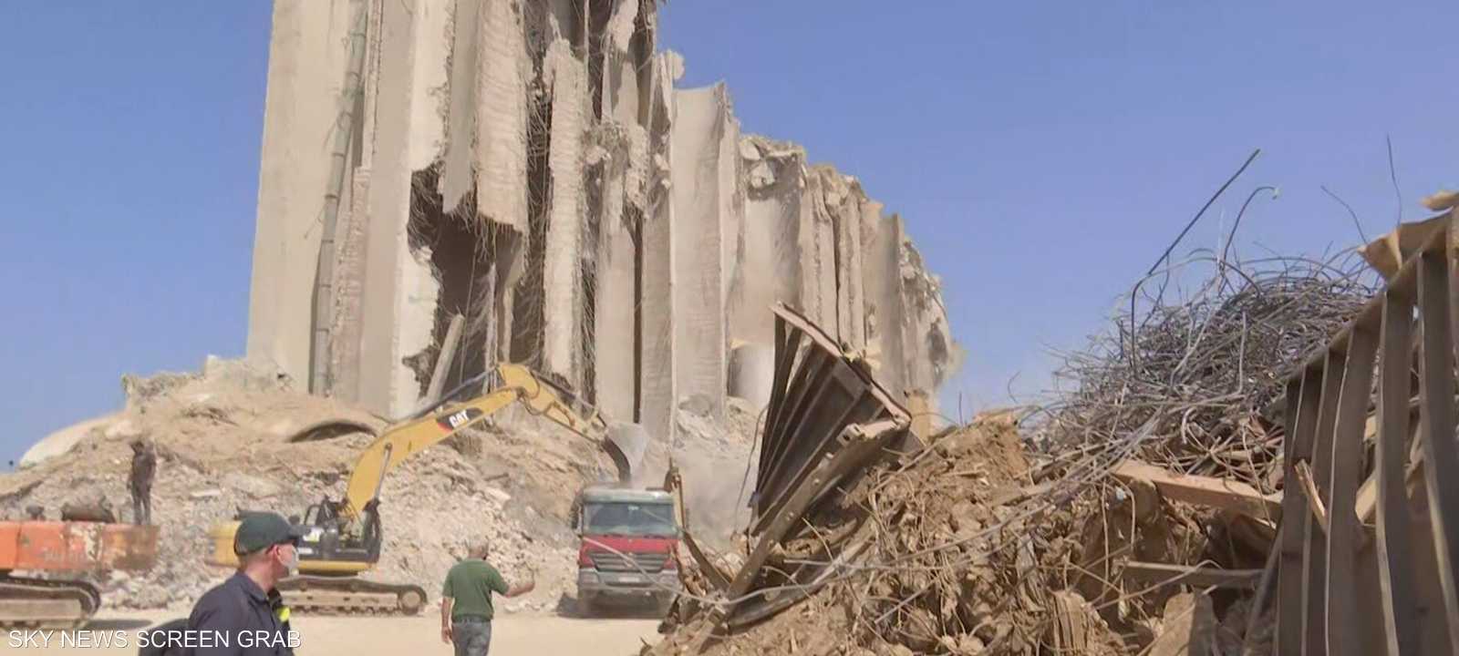 مرفأ بيروت دمر بشكل تام من جراء الانفجار