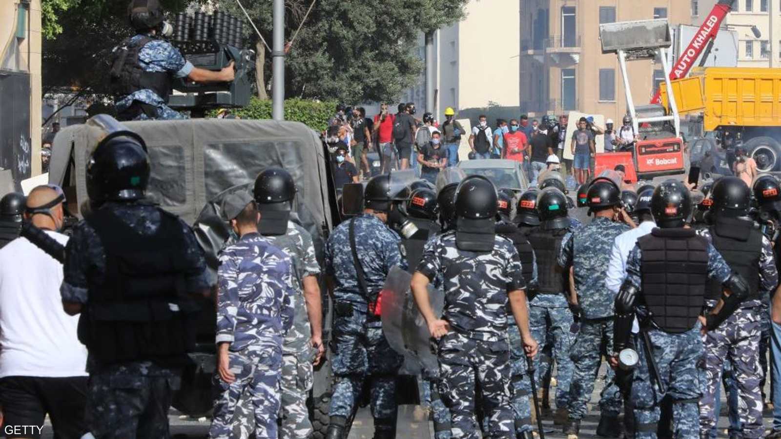 توافد آلاف المتظاهرين إلى وسط بيروت للمشاركة في الاحتجاجات