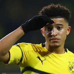 يبلغ اللاعب الإنجليزي سانشو  من العمر (20 عاما)