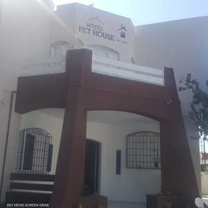 الفندق مهيأ لاستقبال 25 قطا و36 كلبا