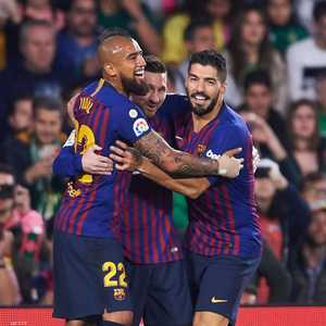 فيدال وميسي وسواريز نجوم برشلونة