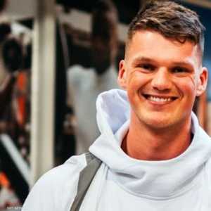 فرانسيس أسس الشركة عام 2011 في مرآب والديه