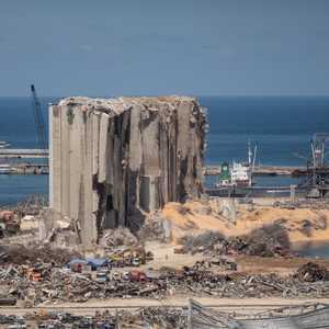 القضاء اللبناني أوقف مدير الجمارك على ذمة التحقيق بالانفجار.