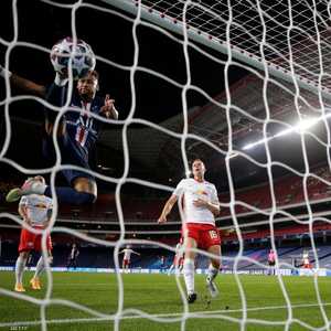 نيمار يتابع هدف سان جرمان الثالث