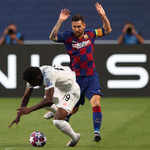 دافيز كان أحد نجوم اللقاء وأرهق برشلونة بشدة