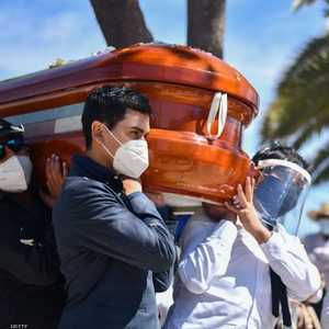 نقل أحد ضحايا كورونا في بيرو