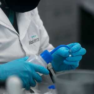 لقاح أسترازينيكا.. هل يقدم الحل لمعاناة العالم مع كورونا؟