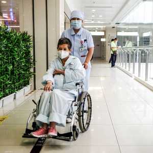 نحو 300 مريض نقلوا إلى المستشفى حسب تقارير صينية