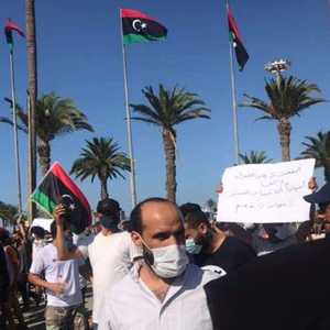 متظاهرون ضد حكومة السراج في طرابلس