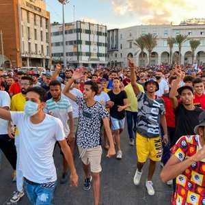 امتدت الاحتجاجات في طرابلس لتصل إلى منزل فايز السراج