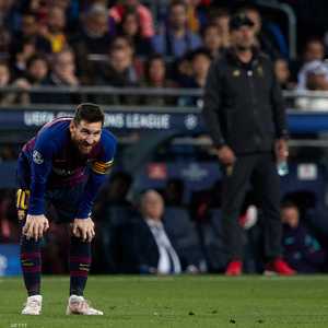 أنباء رحيل ميسي هيمنت على عالم كرة القدم