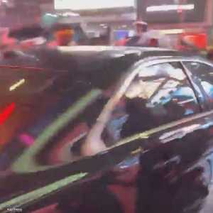 سيارة تقتحم احتجاجات وسط نيويورك