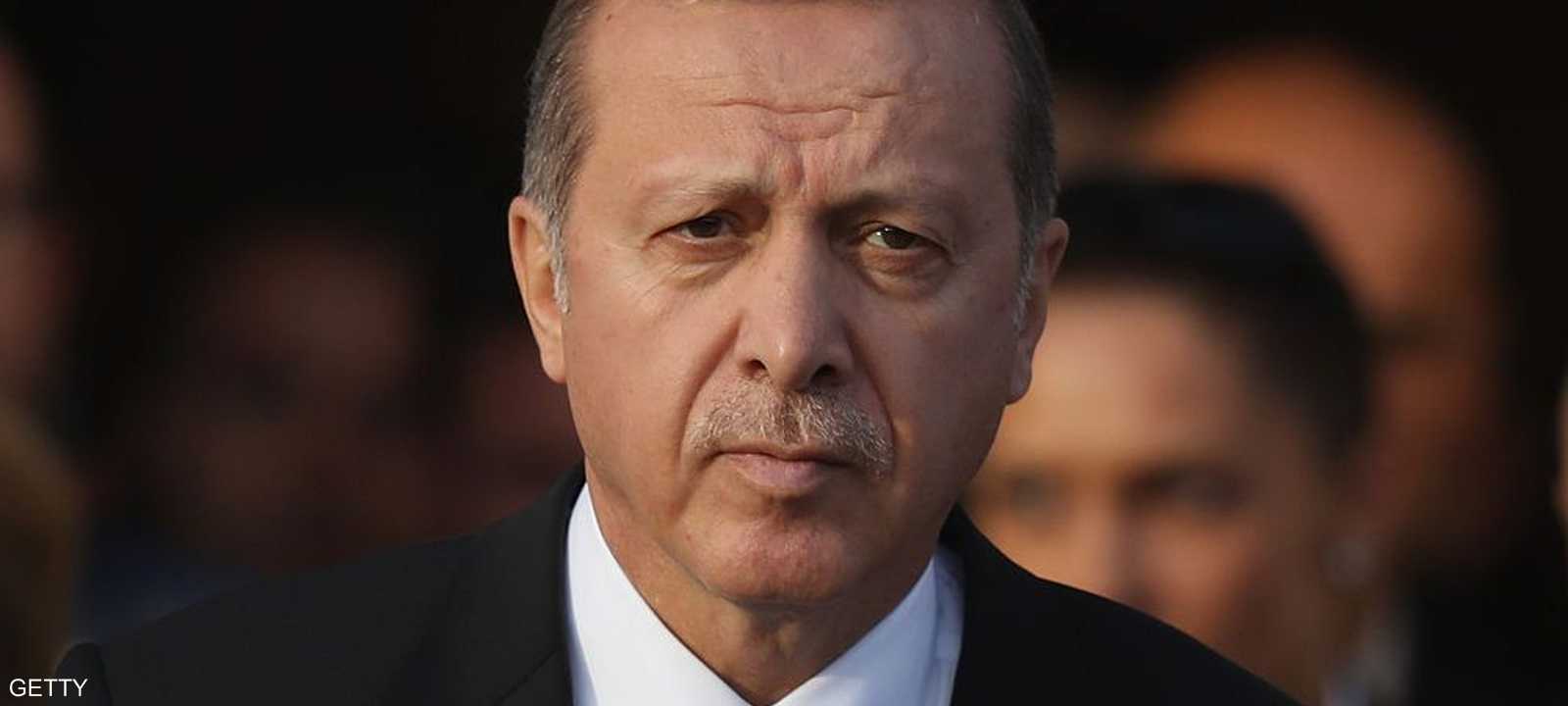 تراجع رجب طيب أردوغان في المتوسط على وقع الضغوط