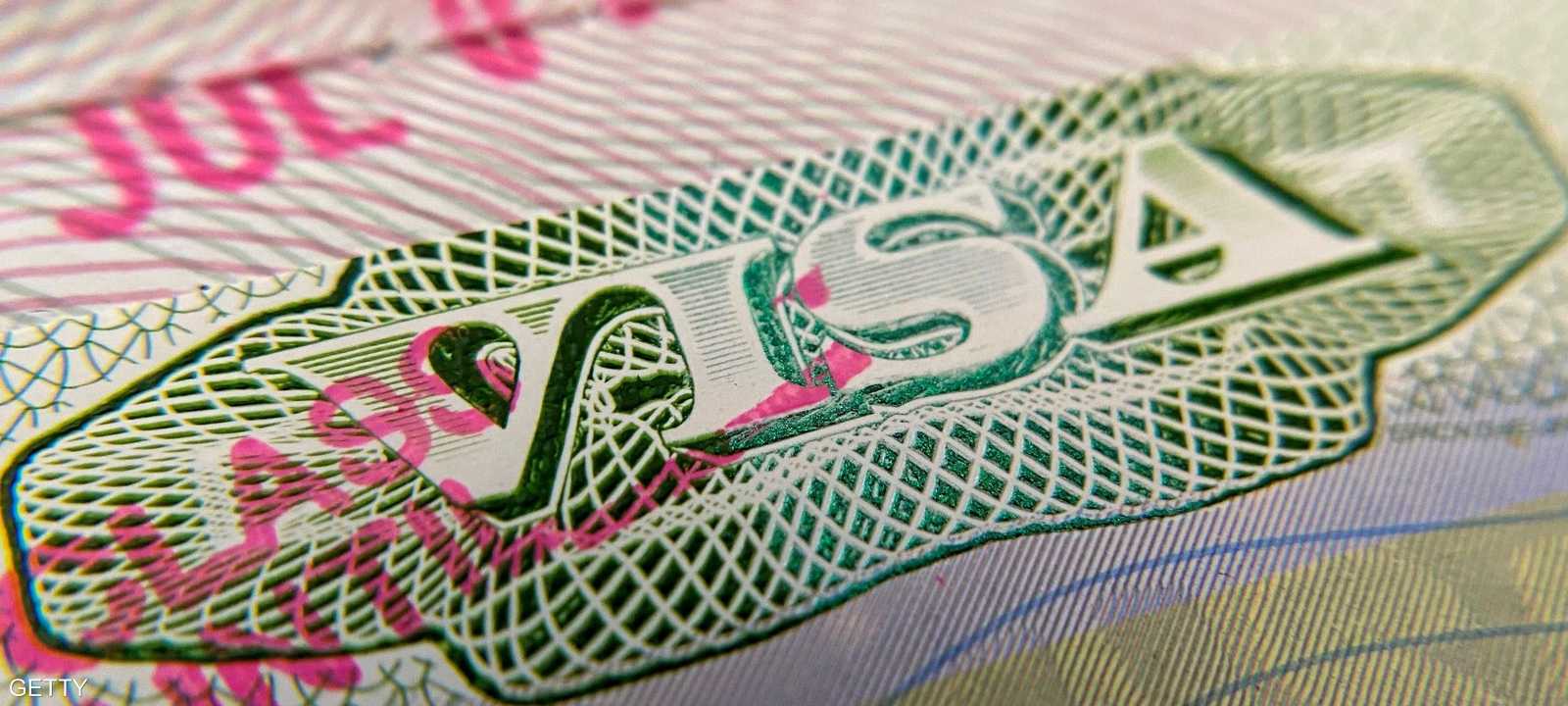 الخطوة تأتي بسبب صلاة الصينيين بالجيش الصيني