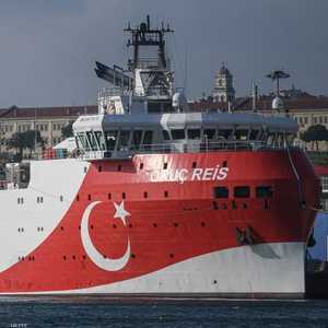 تركيا تسحب السفينة "أوروك ريس" من مياه المتوسط