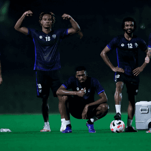 يسعى الهلال لخطف صدارة المجموعة