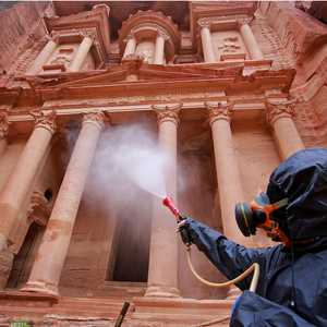 حملة تعقيم في مدينة البتراء الأردنية. (أرشيفية)