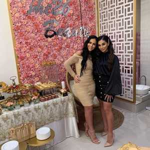 دنيا وإيناس شقيقتا رياض محرز اللتان تعرضتا للضرب