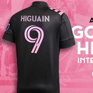 انتقل هيغوايين إلى ميامي في صفقة انتقال مجاني