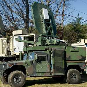 مركبة للجيش الأميركي تحمل "نظام المنع النشط"