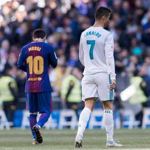 خاض ميسي ورونالدو معارك قوية مع أشرس المدافعين