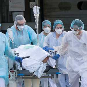 فريق طبي في فرنسا