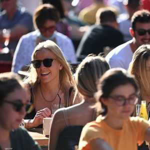 في أحد مقاهي لندن