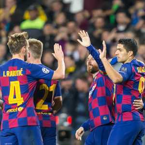 راكيتيتش وميسي وسواريز في برشلونة الإسباني