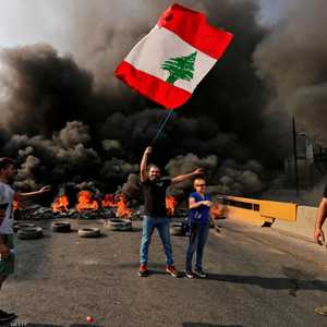 لبنان يسابق الزمن مع تعرضه لأزمة اقتصادية وسياسية
