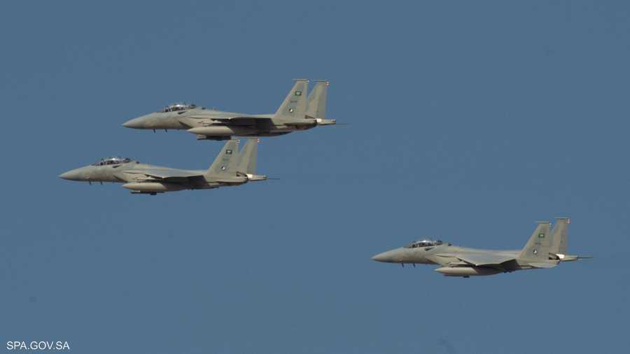 تشكيلات من صقور سلاح الجو السعودي في سماء الرياض