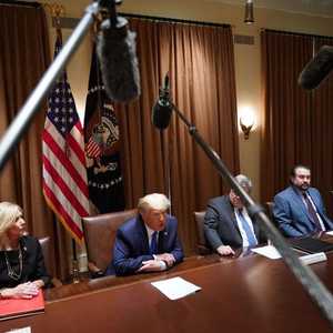 جانب من اجتماع ترامب مع المدعين العامين.