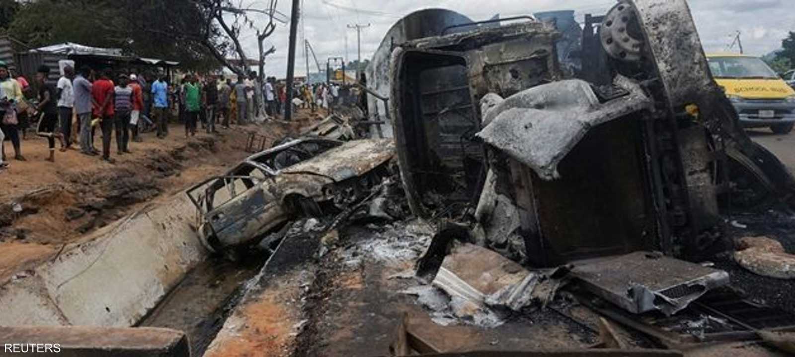 مقتل 23 شخصا في انقلاب شاحنة محملة بالوقود