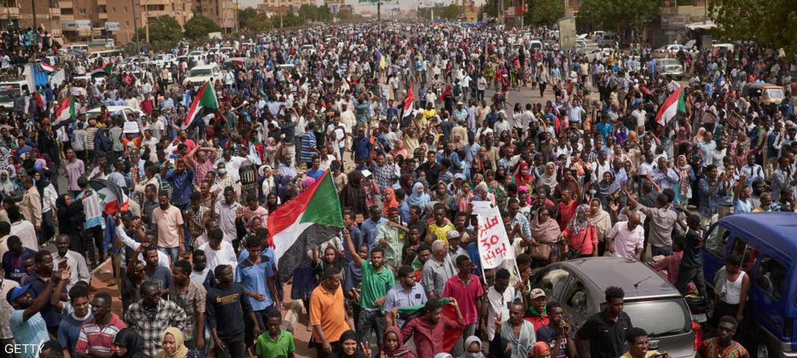 السودان يعاني من عقوبات أميركية منذ تسعينيات القرن الماضي.